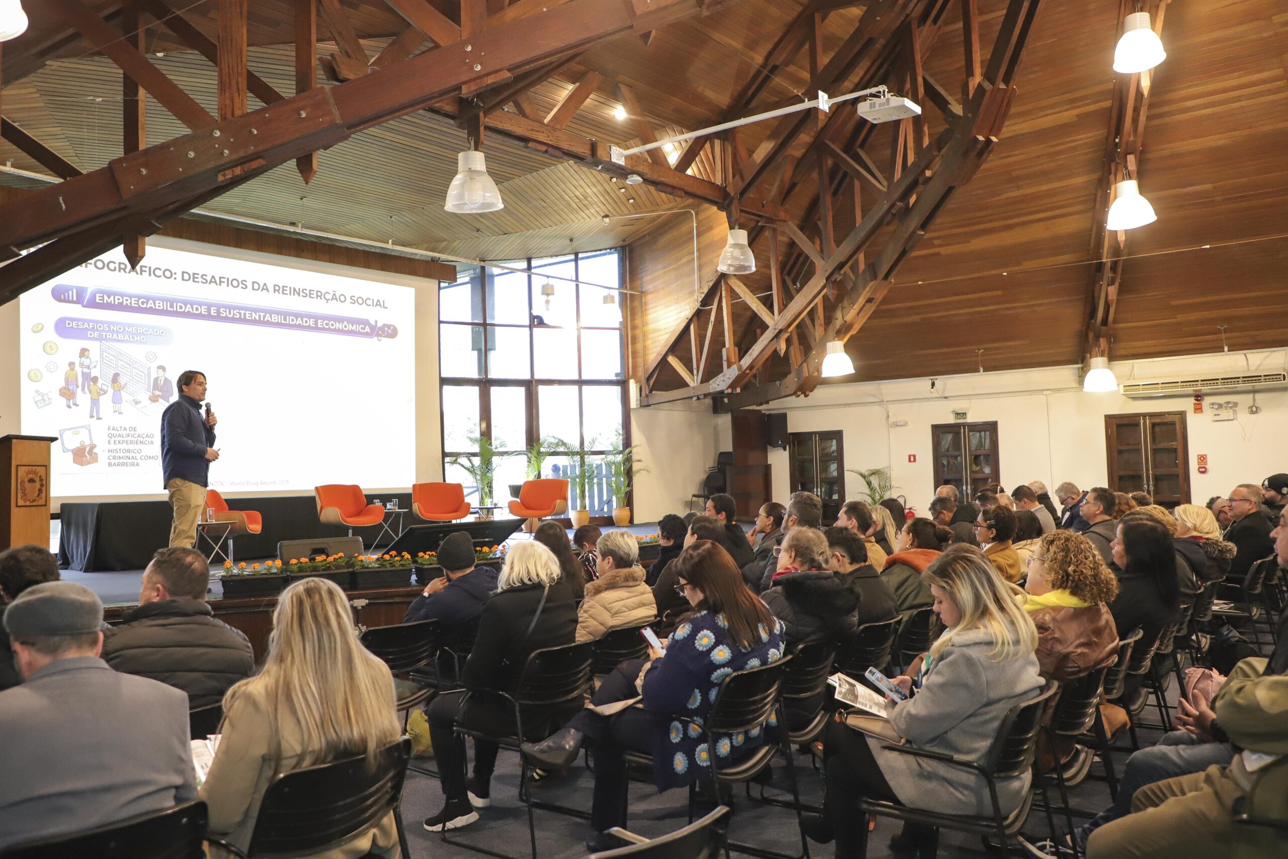 “Oportunidades de Recomeço” são levantadas em seminário com a Uniica